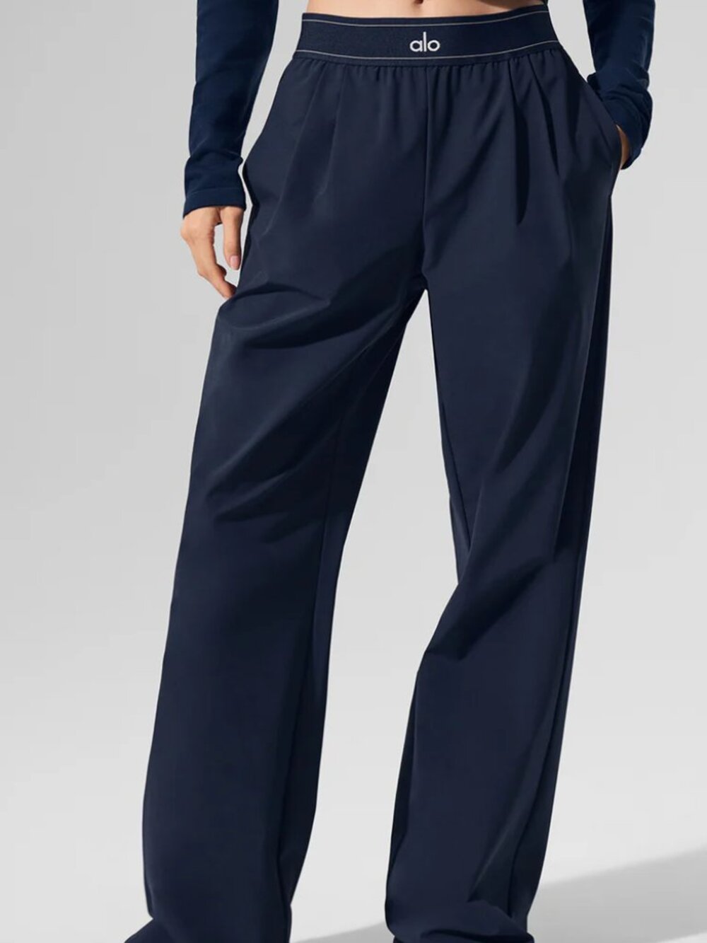 💙NWT Navy Blue ALO Yoga 🥰 Wide Leg Suit Up Pants - (Regular)  Authentic